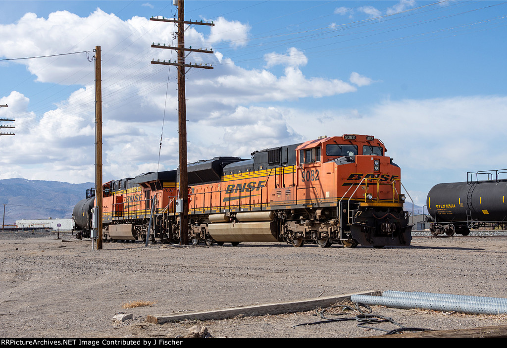 BNSF 9082